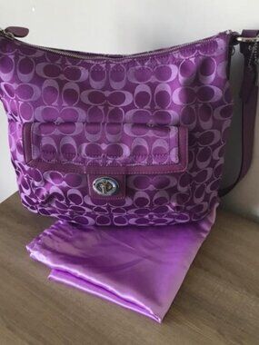 Coach Purple Monogram Shoulder Bag w/Zip Top Turnlock Pocket Close, 2 Hangtags